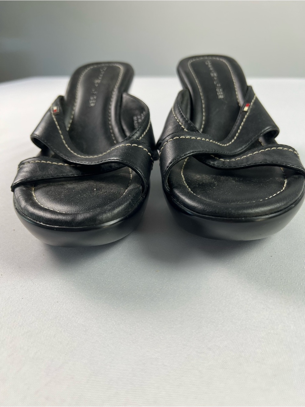 Tommy Hilfiger Kerry Black Sandal Wedge Size 6 - Picture 2 of 11